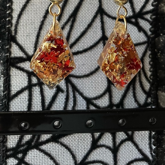 3 for $15 fall leaf earrings 🍁🍂 - Picture 3 of 3